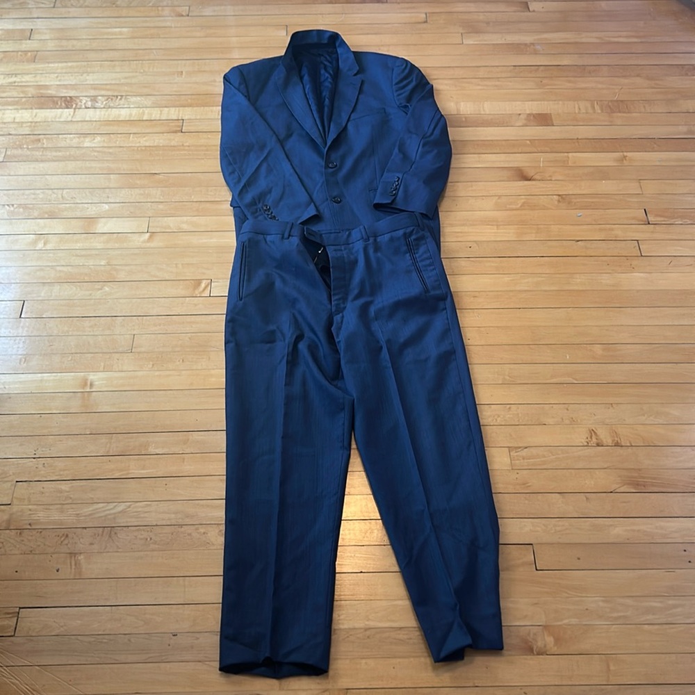 Maxwell’s Bespoke Navy blue classic light weight wool suit